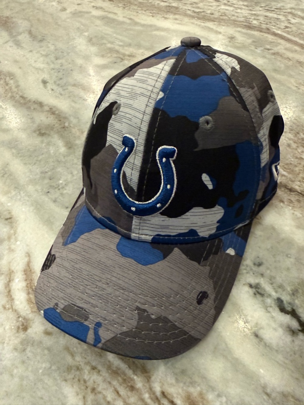 New Era YOUTH Indianapolis Colts Blue Gray Black Camo Fitted Horseshoe Cap NWOT